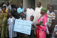 Uganda-030-Neues-Lehrerhaus-Eroeffnung